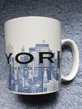 Starbucks New York City The Big Apple Skyline Barista Series One Mug 2002